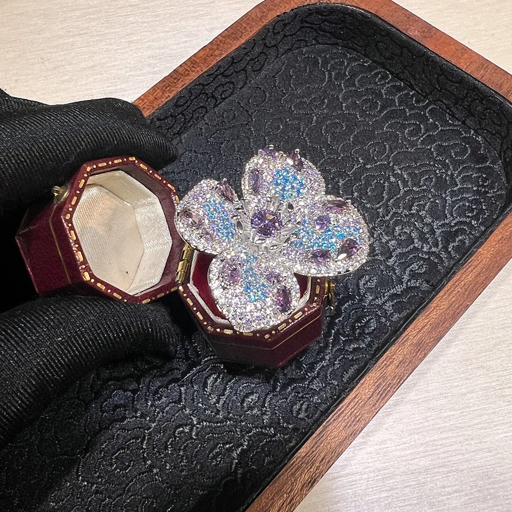 Anello aperto di lusso di moda con anello di gioielli con apertura zircone fiore gemma colorata per donna