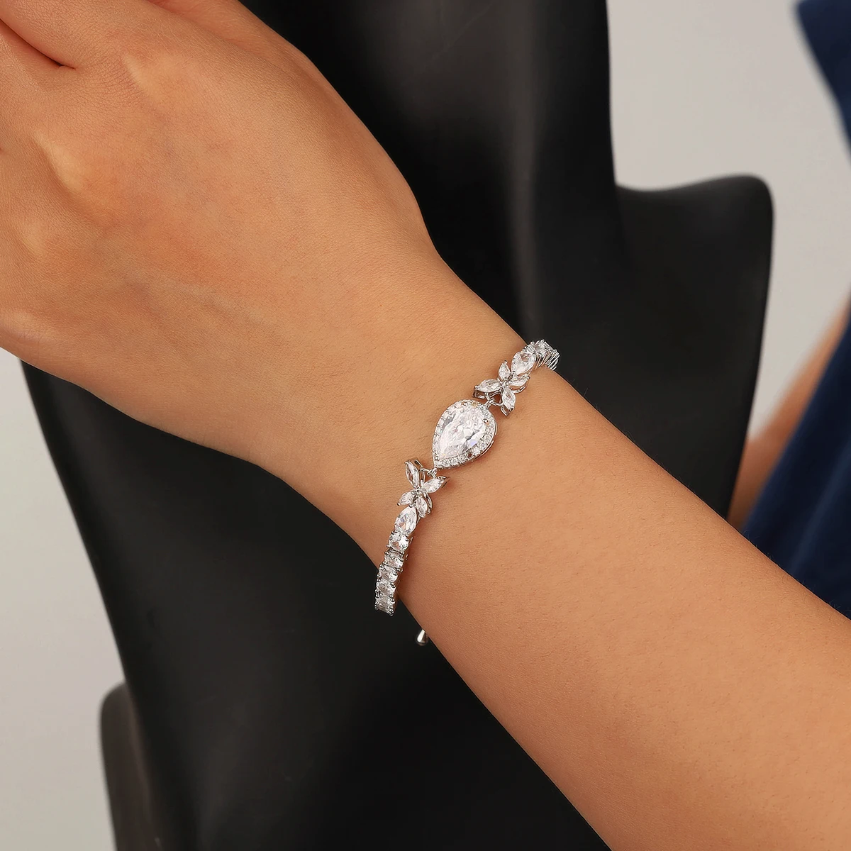 Drop pear zircon bracelet women's white premium temperament bracelet wedding jewelry