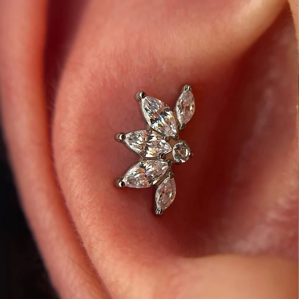 1PC G23 Titanium 5 Marquise Zircon Flower Labret Lip Ring Internal Thread Tragus Helix Conch Flat Earrings Piercing Jewelry 16G