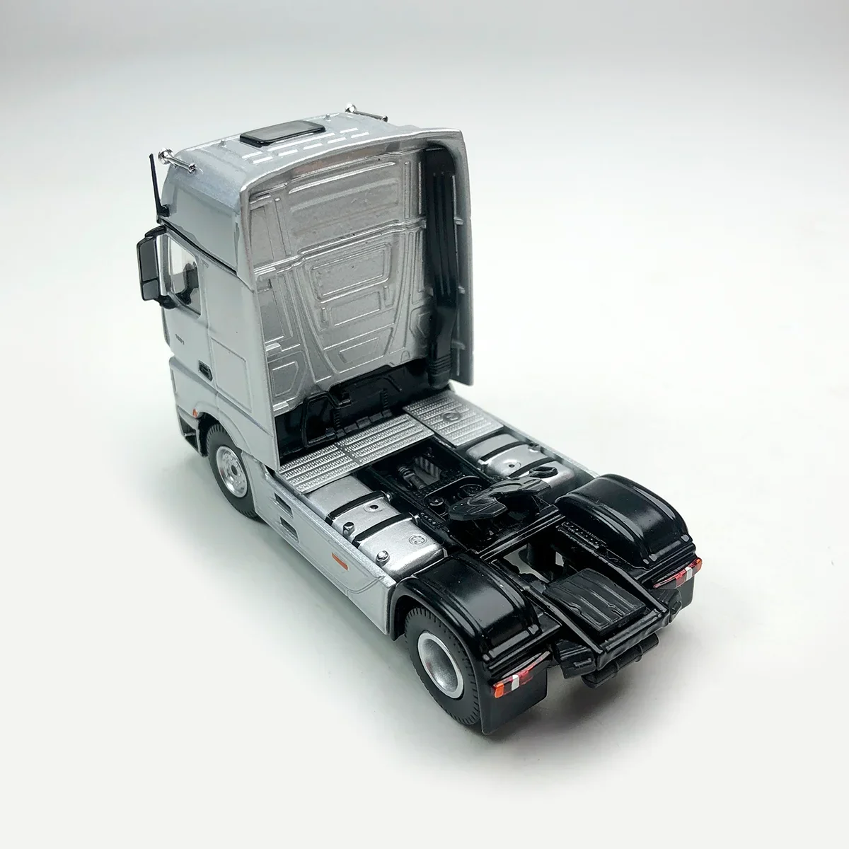 1:64 Mercedes-Benz Actros container car,alloy static miniaturized steam tide play car model,boy collection holiday birthday gift