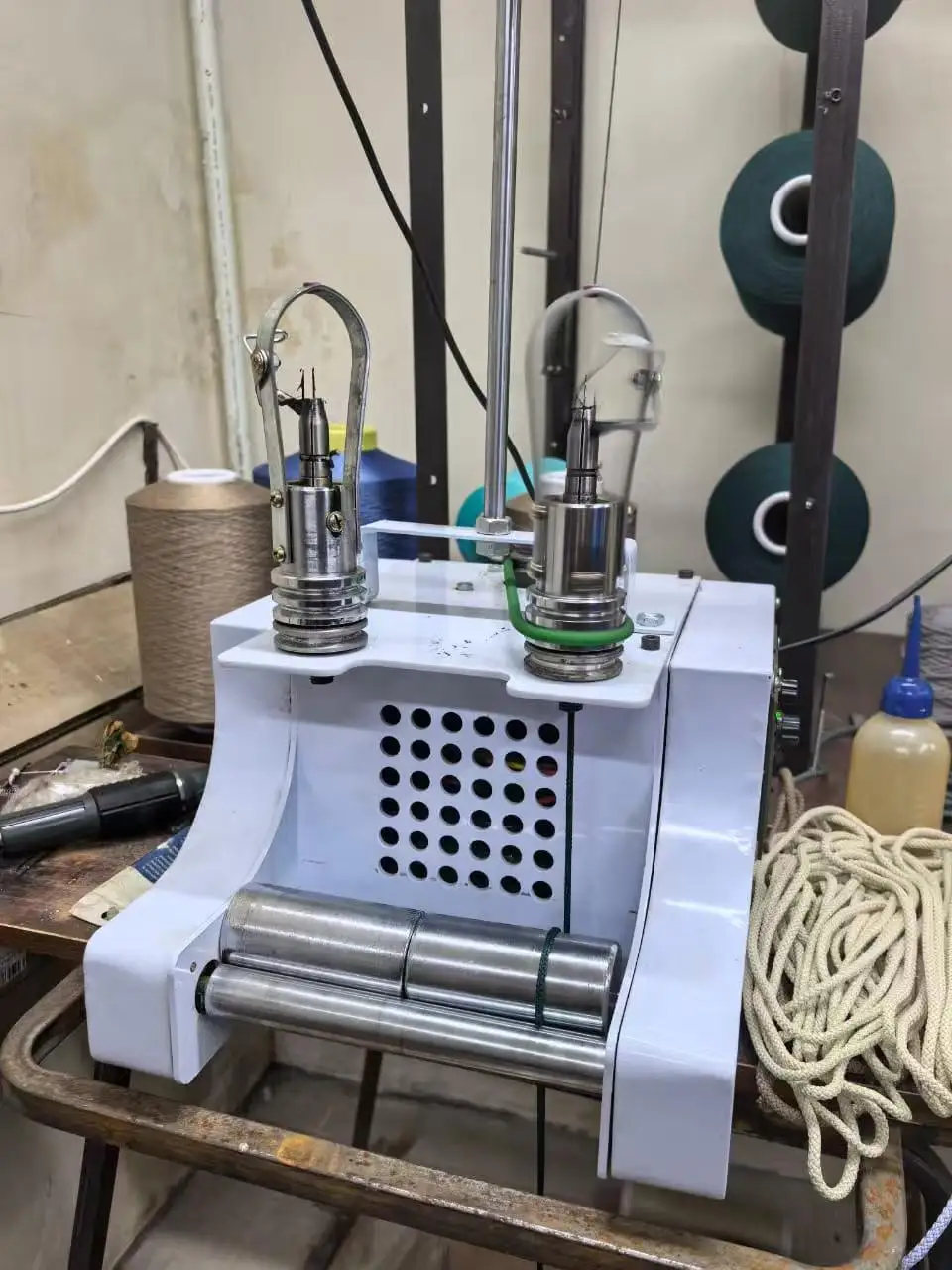One or Two Head, One or Two Spool Knitting Crochet Machine