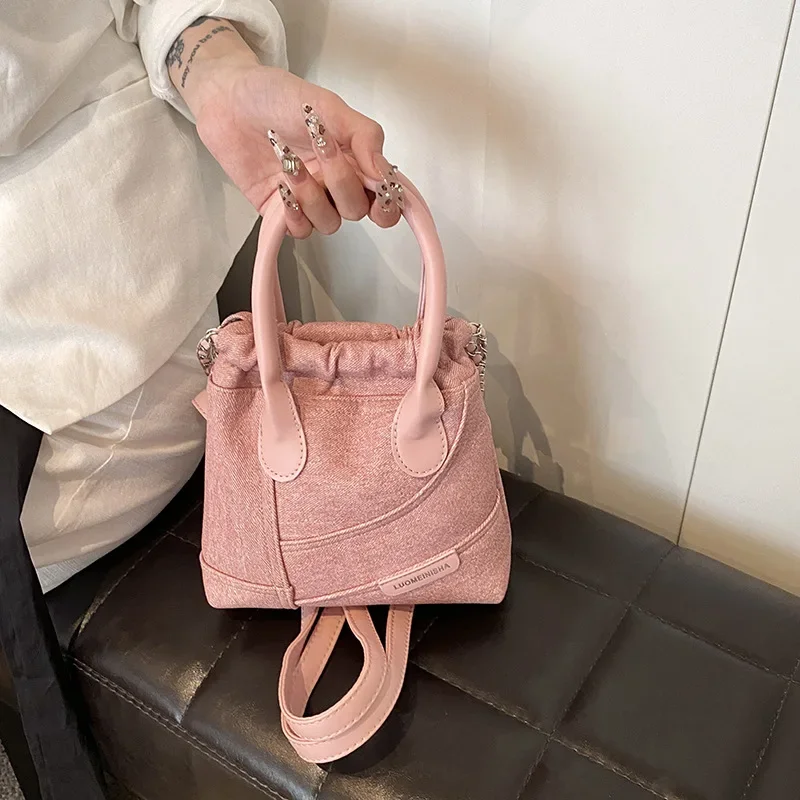 

Женская вместительная большая сумка класса люкс 2025 года — минималистичный однотонный цвет, усиленные ручки, с несколькими отделениями для работы и путешествий.