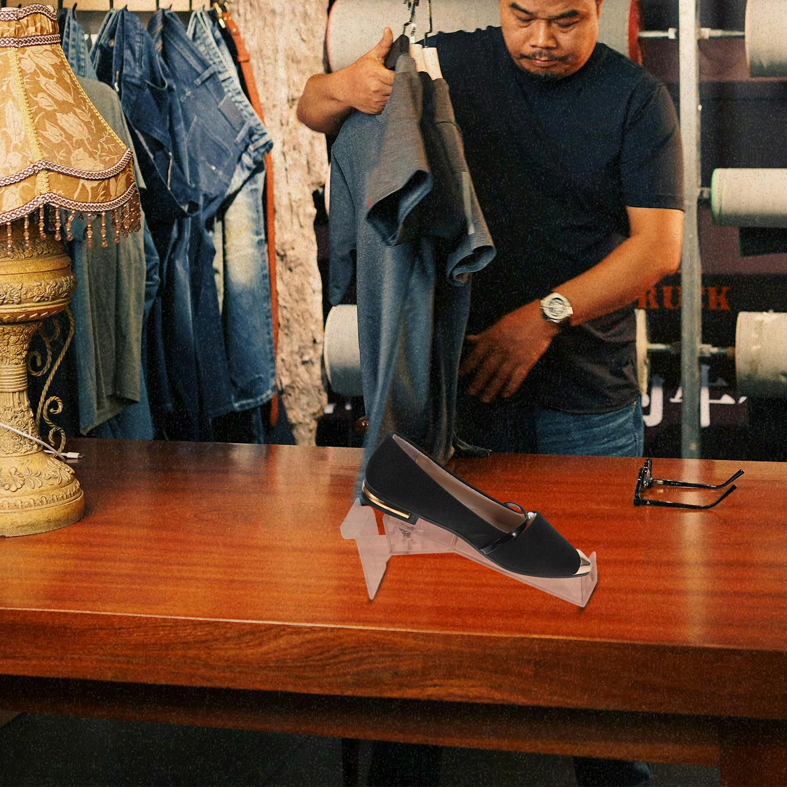 

2Pcs Transparent Plastic Shoe Display Holder Stand Minimalist Shoe Rack for Flats High Heels Store Home Small Clear Display