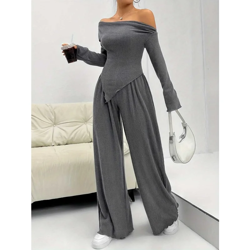 Damen-Set mit schulterfreiem Oberteil und gerippter Hose mit weitem Bein, asymmetrisches Oberteil mit langen Ärmeln, elegantes, lässiges Loungewear-Trainingsanzug-Set – Detail 2
