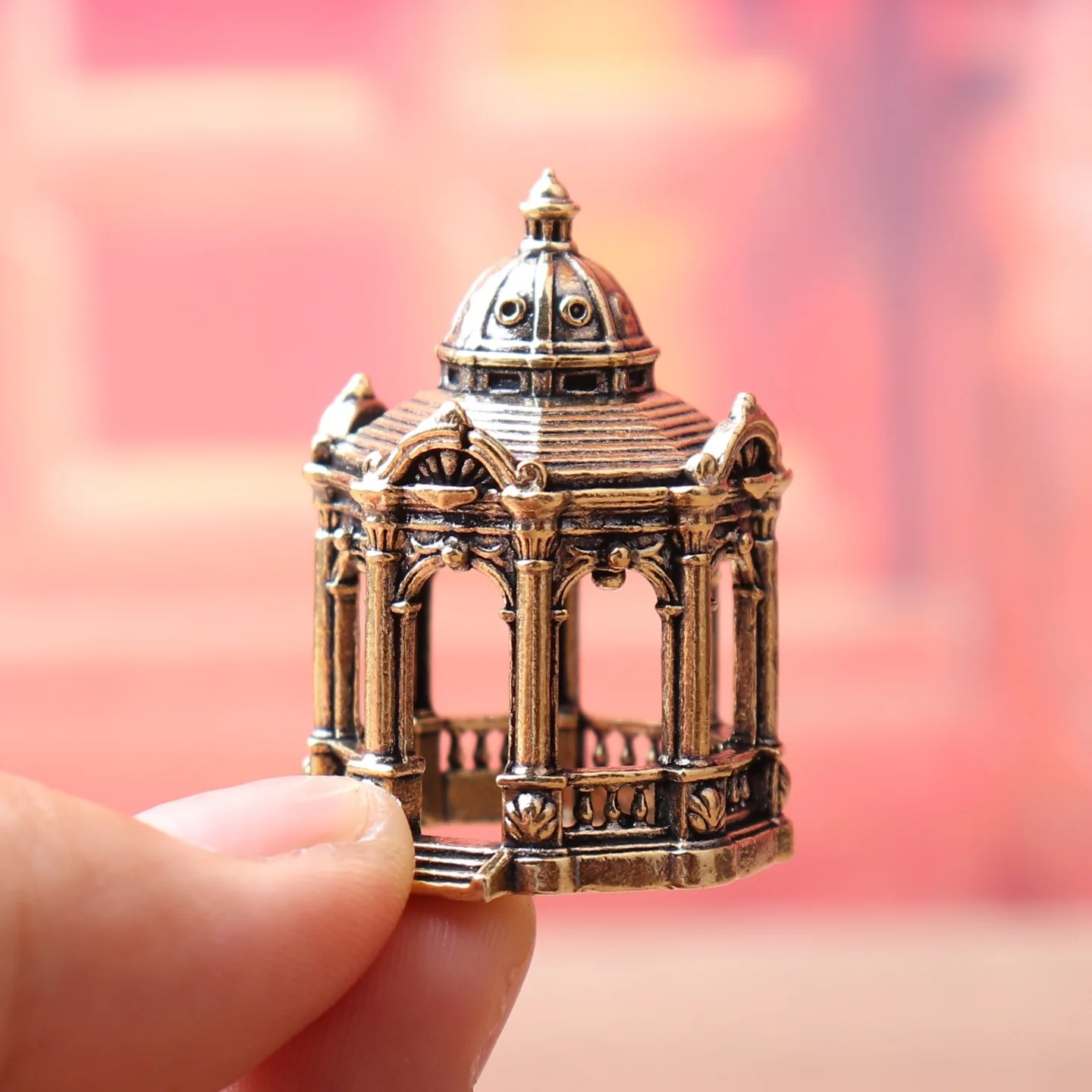1 Piece of Pure Brass European-Style Palace Octagonal Castle Building Retro Cultural and Creative Gift Decoration Desktop Craft Brass Ornament