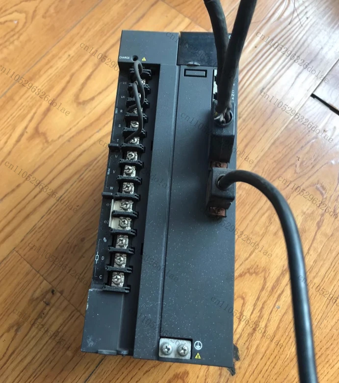 

IS600PT026I Servo Drive Three-phase AC 380-440V, 25.7A, 50Hz/60Hz Test OK