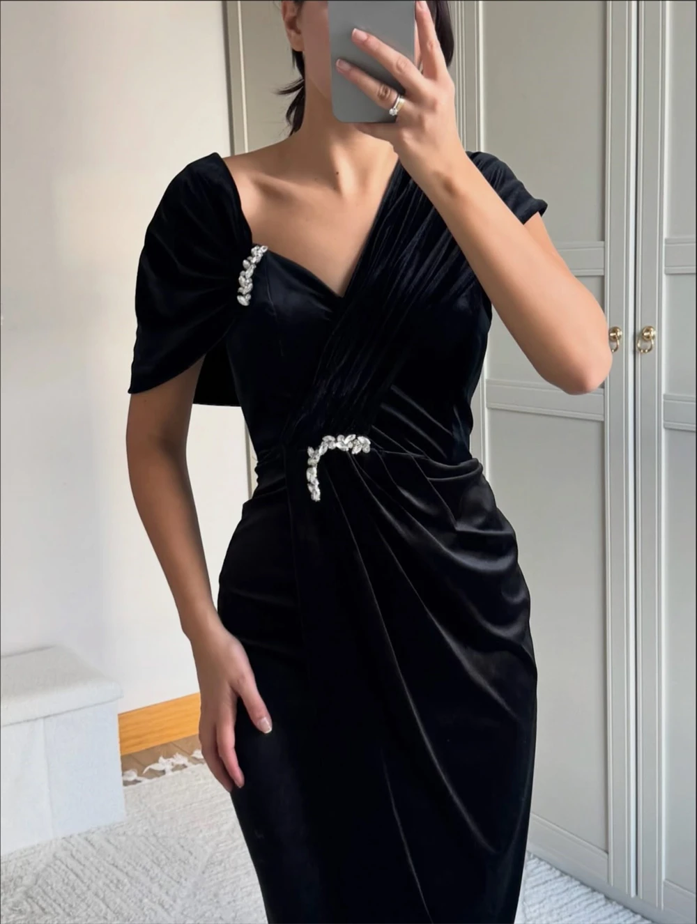 فستان سهرة من المخمل باللون العنابي من Xikuo رداء حفلات مكشكش كريستالي غير متماثل ماكسي حورية البحر فيستدوس دي فييستا أنيق مخصص