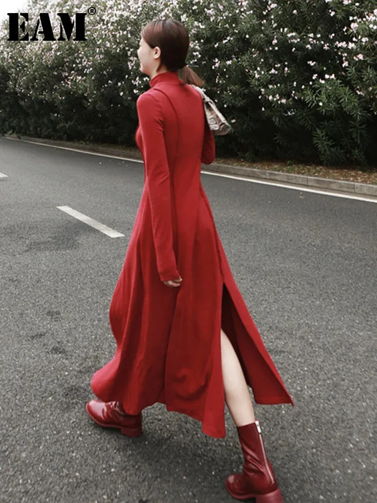 [EAM] Women Red Hem Slit Long Irregular Dress New Turtleneck Long Sleeve Loose Fit Fashion Tide Spring Autumn 2024 1DF4817