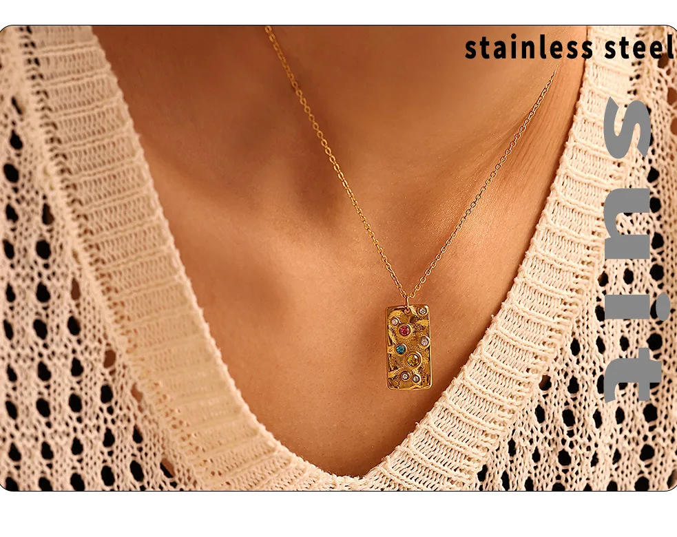 Edelstahl-Halskette für Frauen, quadratischer Anhänger, Zirkon eingelegtes Schlüsselbein, wasserdichte Kette, luxuriöser Charme, Modeschmuck, Geschenk – Detail 2