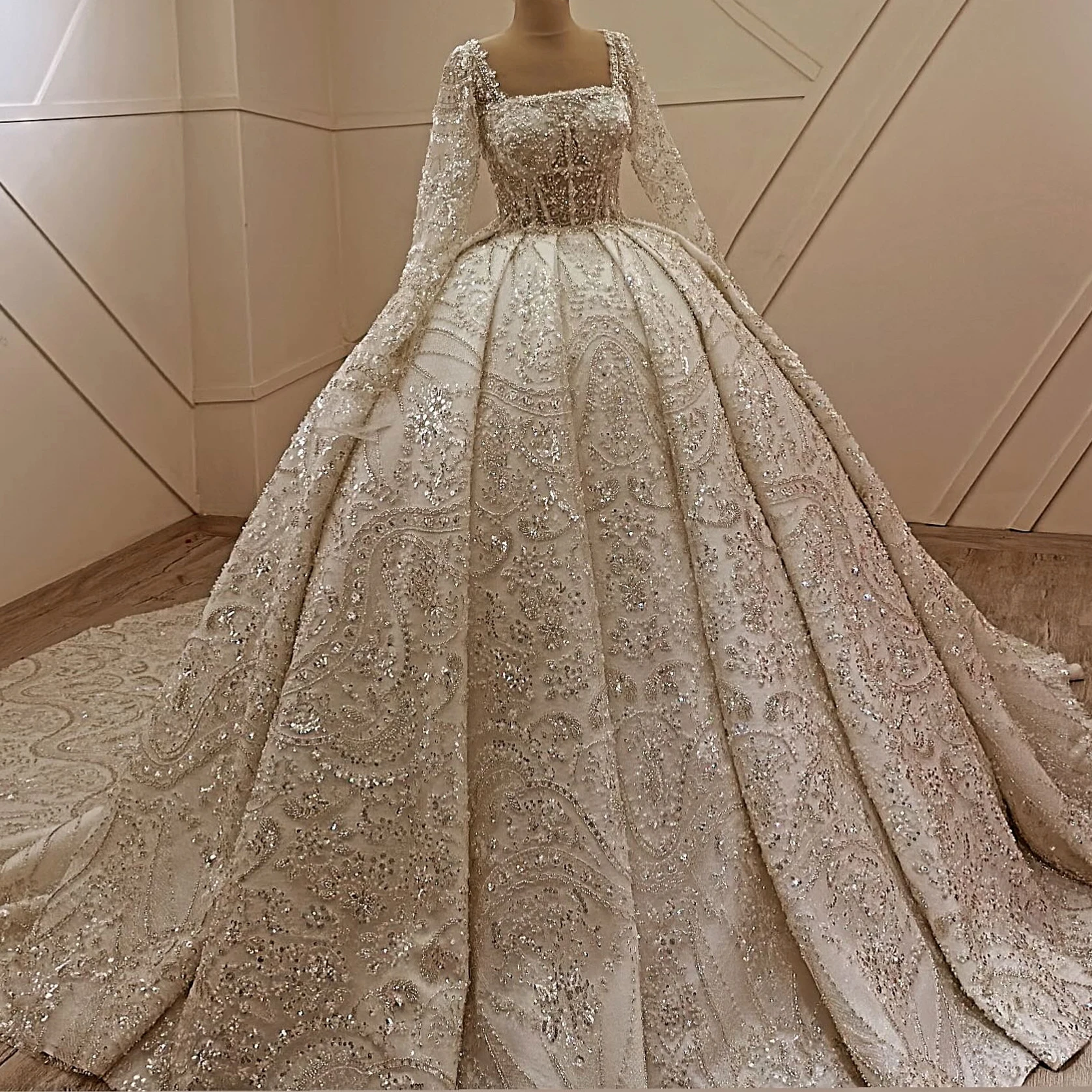 

Бальное свадебное платье цвета слоновой кости с длинными рукавами и квадратным воротником, Дубайское платье для помолвки, роскошное свадебное вечернее платье с блестками по индивидуальному заказу