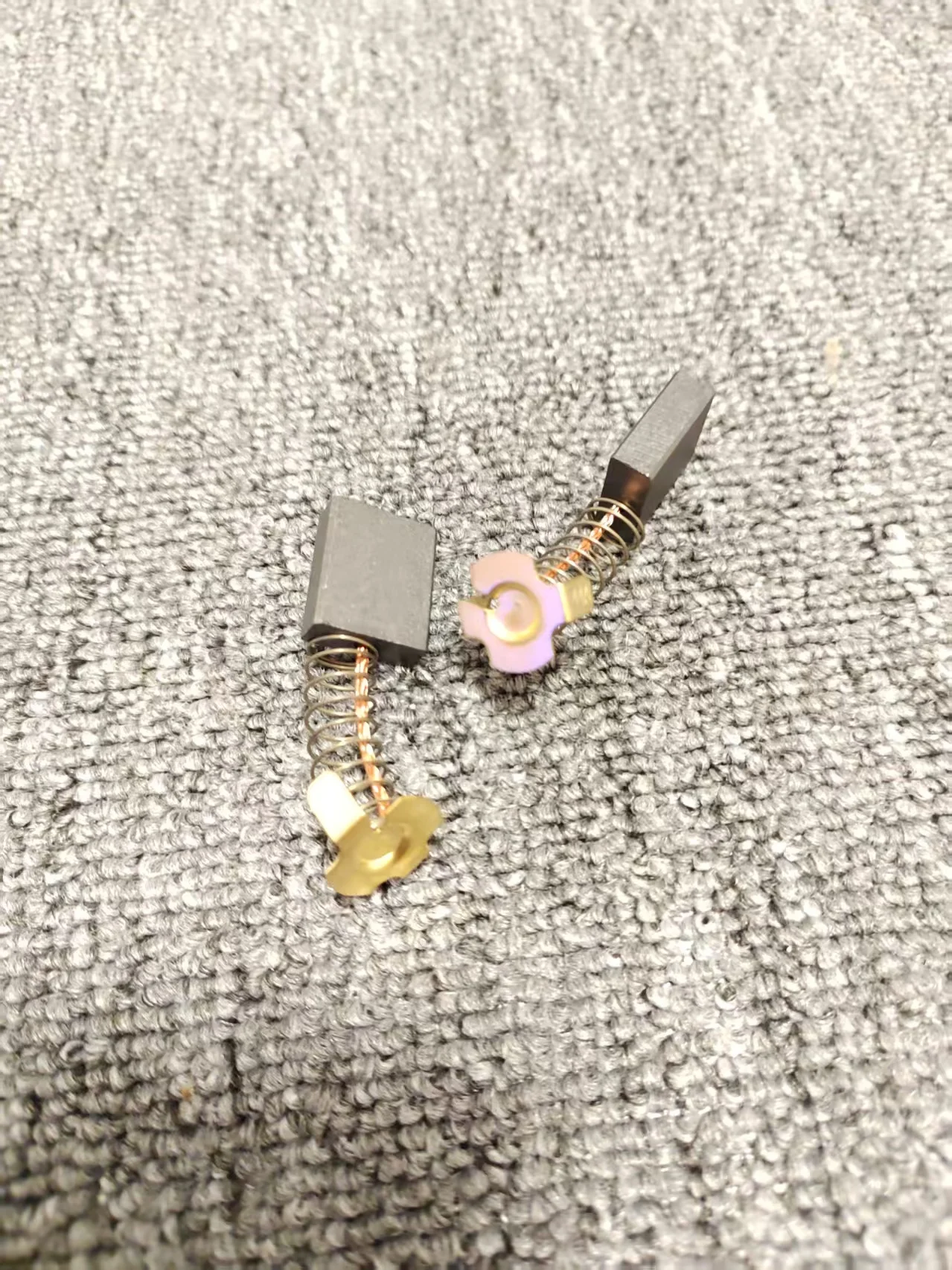 2 قطعة محرك مفرغة تيار مباشر 9.5X17.5X30 فرشاة كربون مخصصة مقاومة للاهتراء 7*16.5*21 فرشاة كربون المحرك #4