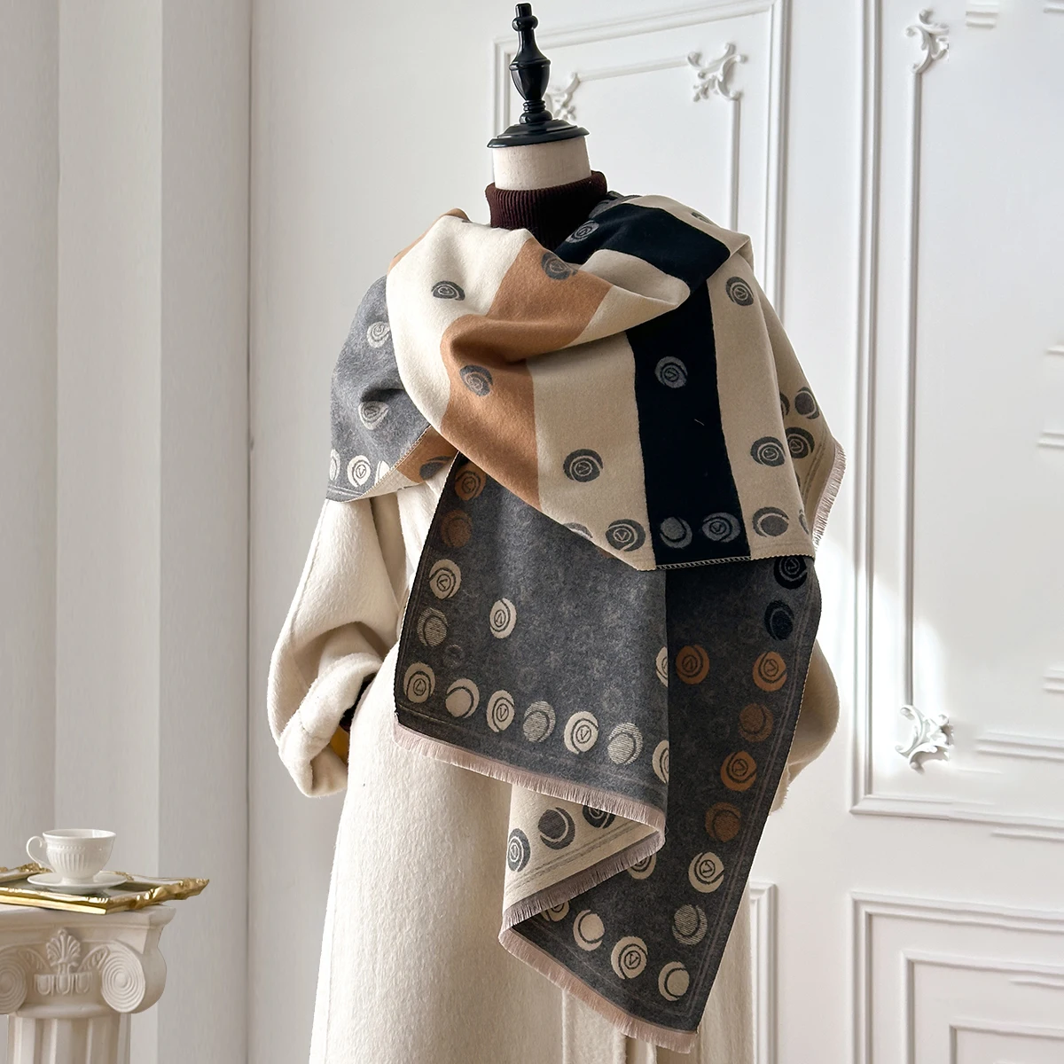 

Women's Fashion Winter Faux Cashmere Shawl Vintage Printed Tasseled Scarf Warm Wrap Chic Accessory Suitable For Winter Occasions