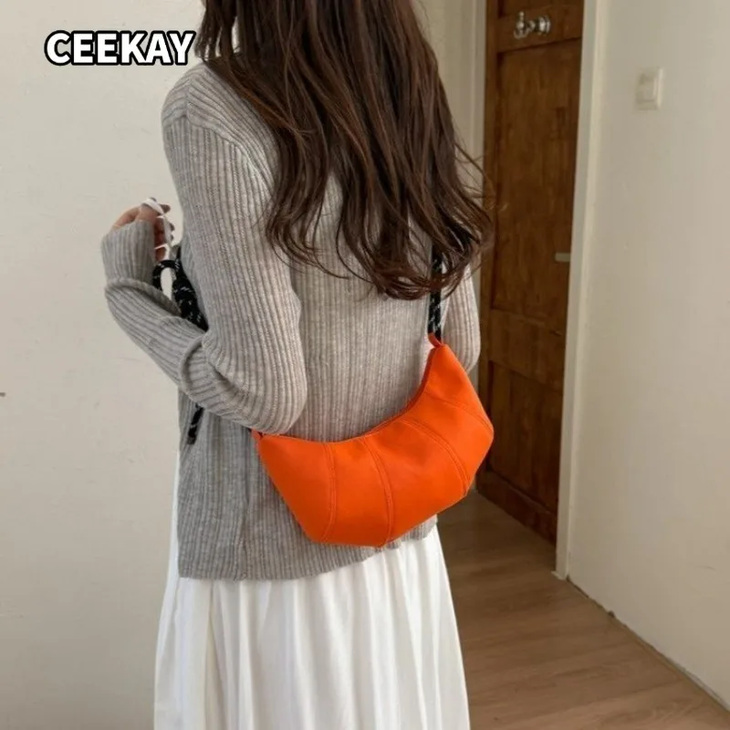 

CEEKAY White Soft Faux Leather Mini Sling Bag No Hardware Simple Line Lightweight Ladies Street Portable Casual Crossbody Purse