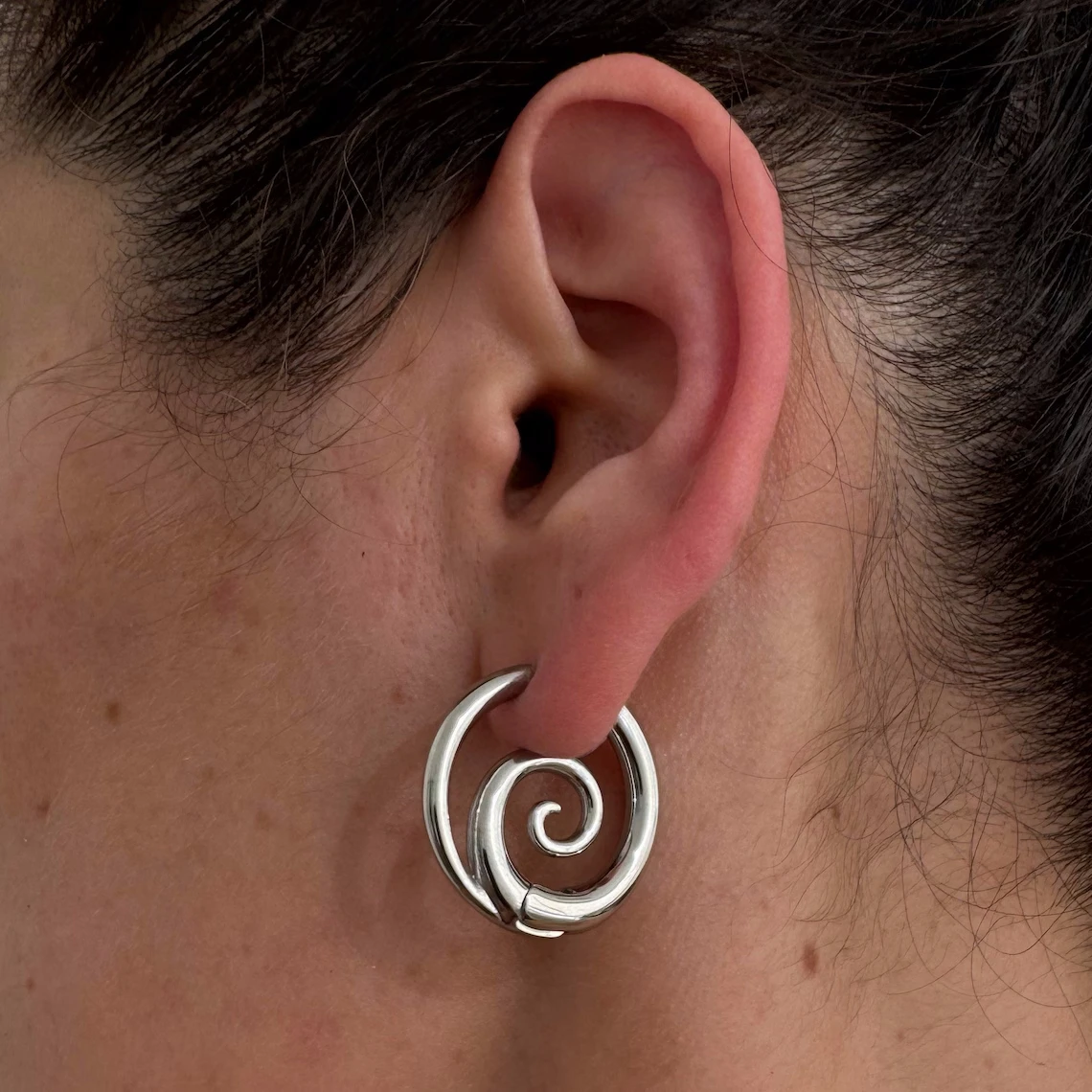 Thumbnail 3 - #54 Top Hoop Earrings Picks for Every Budget