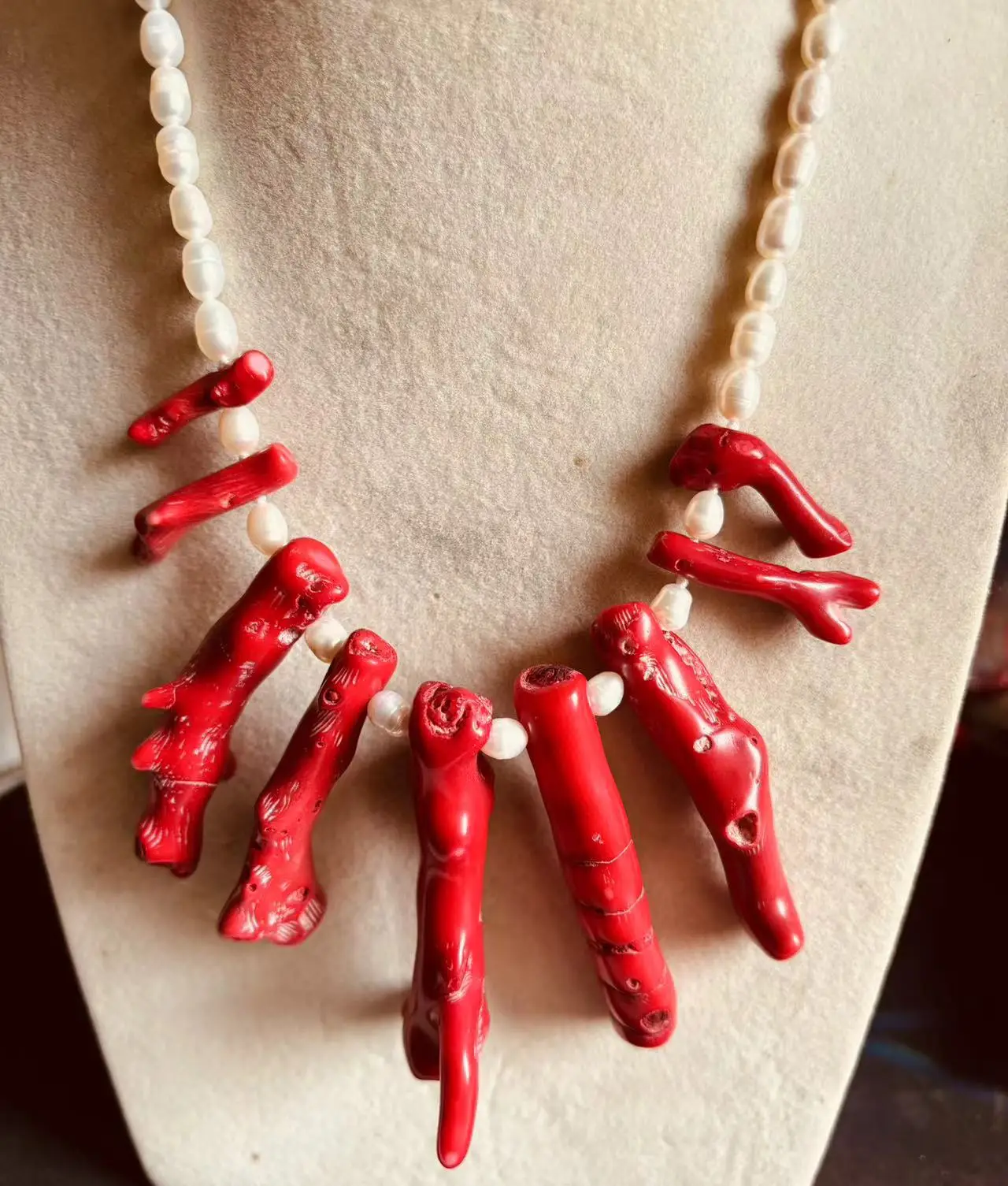 

charming Arrival Fashionable Red Coral stone baroque Necklace Choker woman Turquoises Exaggerated Coral Stone Jewelry