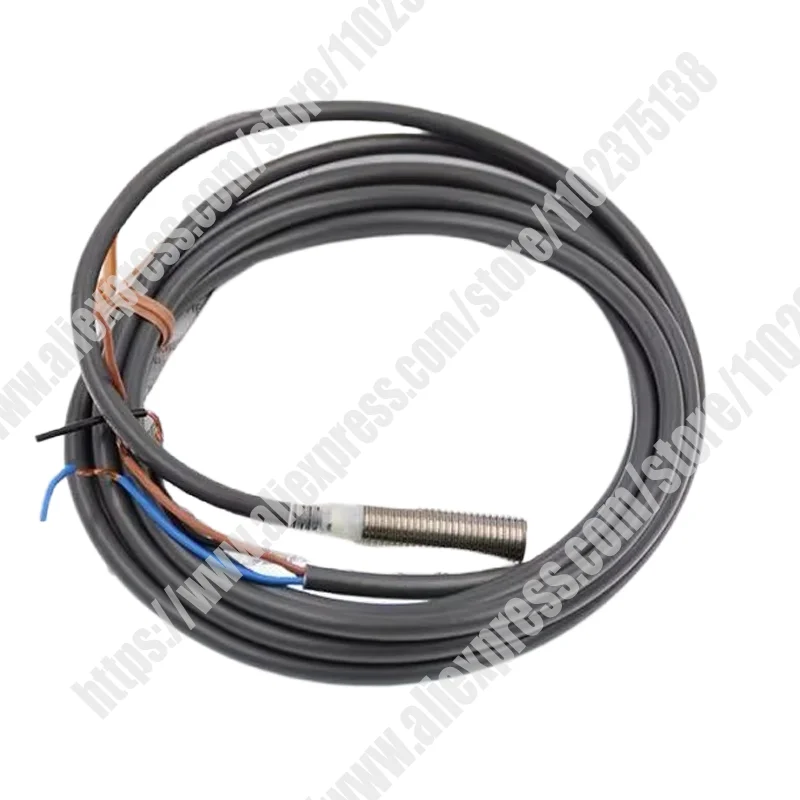 

Совершенно новый оригинальный бесконтактный переключатель E2E-C05S01-WC-C1 2M