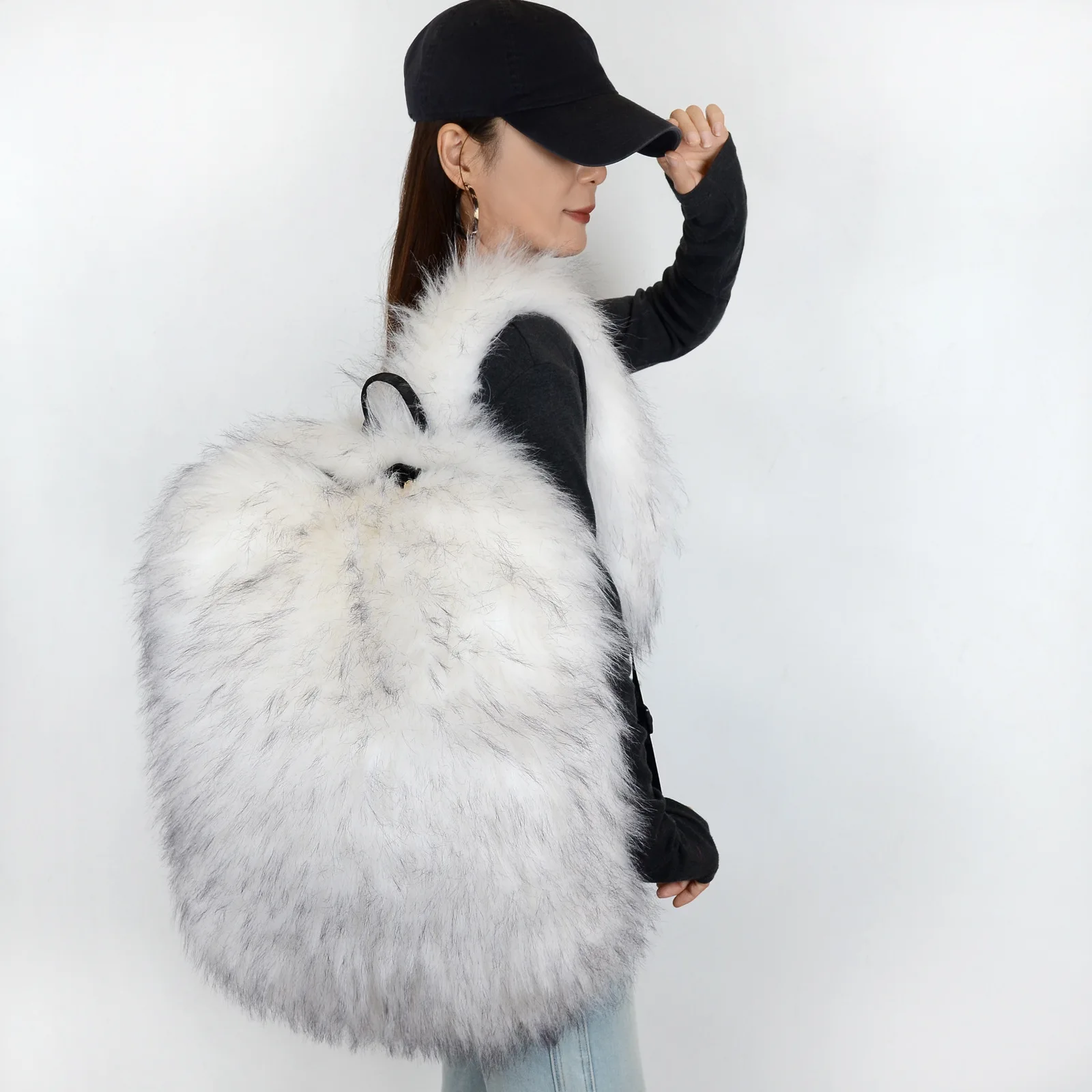 Neuer Kunstfell-Rucksack mit großem Fassungsvermögen, Unisex, Herbst-Winter-Reisetasche, Plüsch-Umhängetasche, supergroßer Rucksack aus weichem Stoff, Unisex – Detail 22