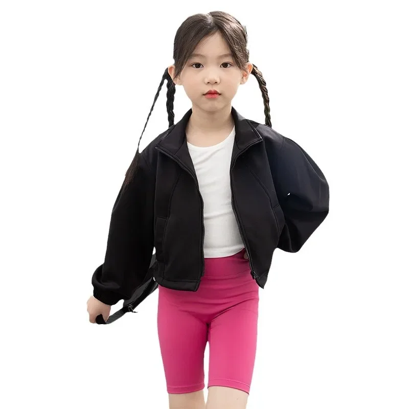 Girls' loose zippered sports jacket 2024 spring new children's short versatile design long sleeved jacket top