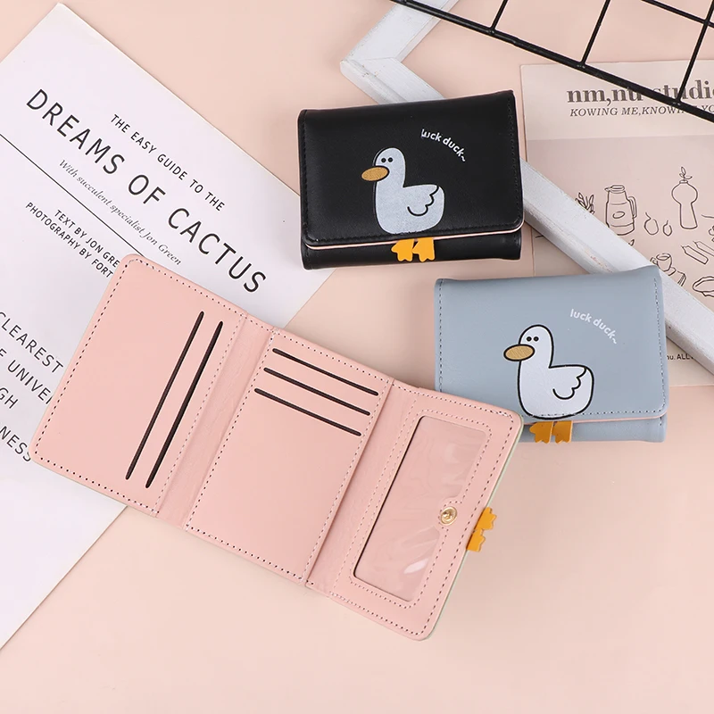 Cartera creativa de piel sintética con diseño de pato de la suerte para mujer, tarjetero, billetera Kawaii de pliegue corto, monedero con Clip