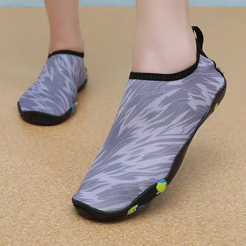 

Men Outdoor Fitness Cycling Shoes Lovers Quickly Drying Beach Swimming Shoes Lightweight Wading Shoes Silent Jump Rope Shoes
