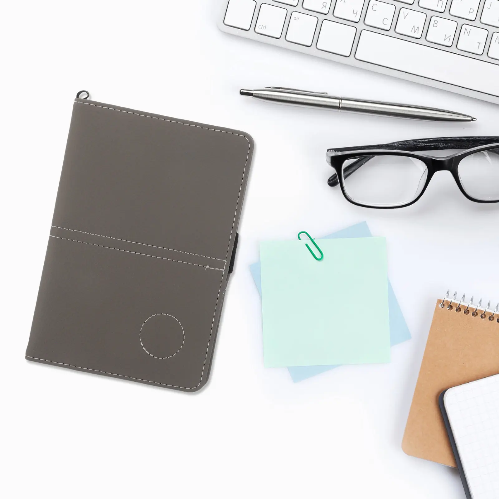 

Держатель для карточек для записи результатов в гольфе, серый, из искусственной кожи, компактный, портативный, с застежкой-клипсой, инструмент для записи результатов в гольфе, водонепроницаемый блокнот для записей