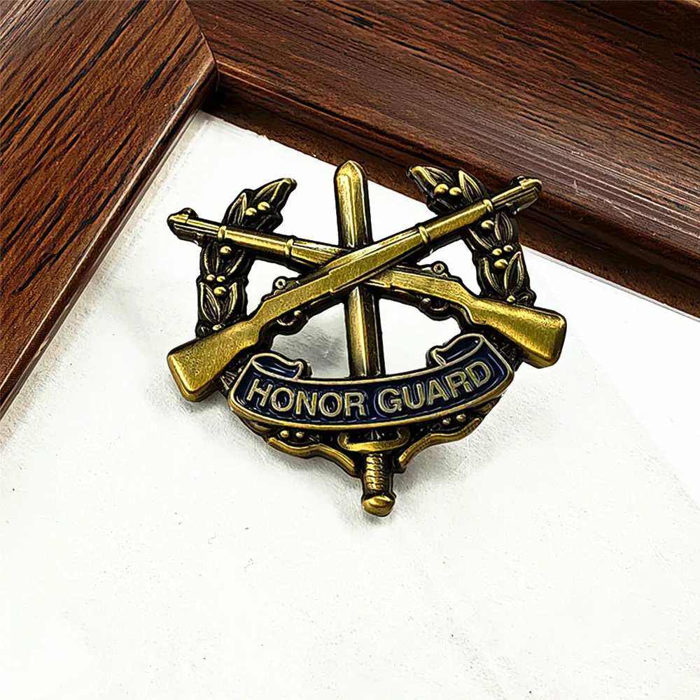 US Army Honor Guard Metal Badge Military Crossed Rifles Sword Laurel Wreath Brooch Commemorative Lapel Pins Collection Jewelry