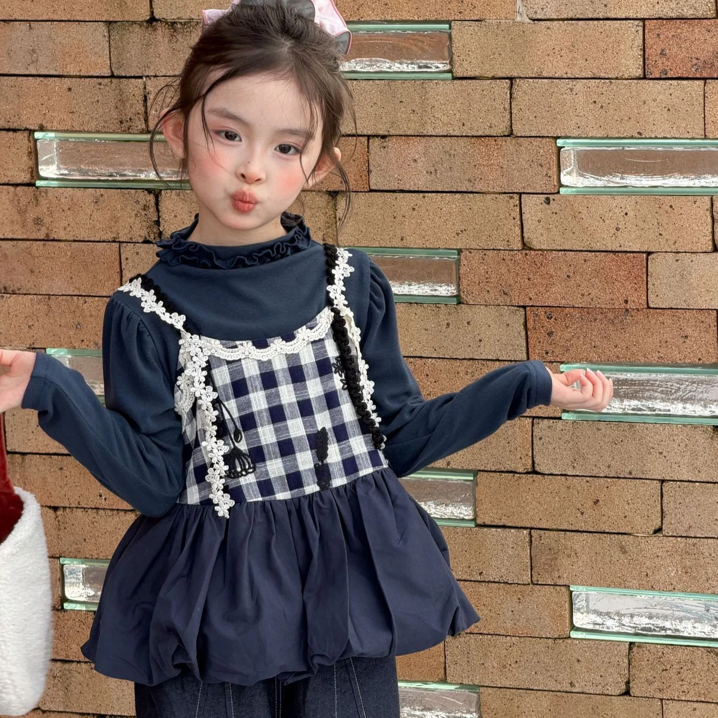 Girls Set 2026 Spring and Autumn New Childrens Clothing Korean Girl Baby Lace Collar T-shirt Bud Halter Top Jeans Three Sets