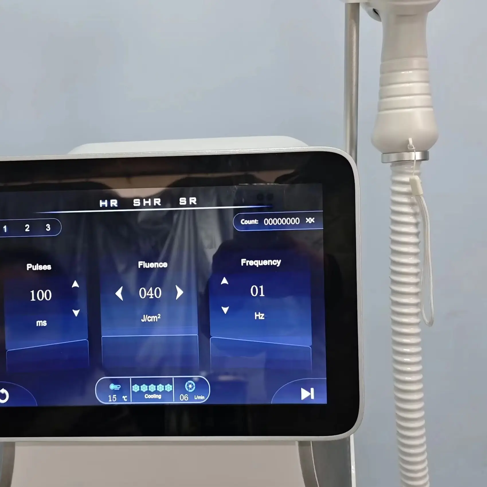 

Профессиональный лазерный аппарат для удаления волос Ice Platinum 4000 Вт, 3 длины волны (808 нм, 755 нм, 1064 нм), безболезненный диодный косметологический аппарат