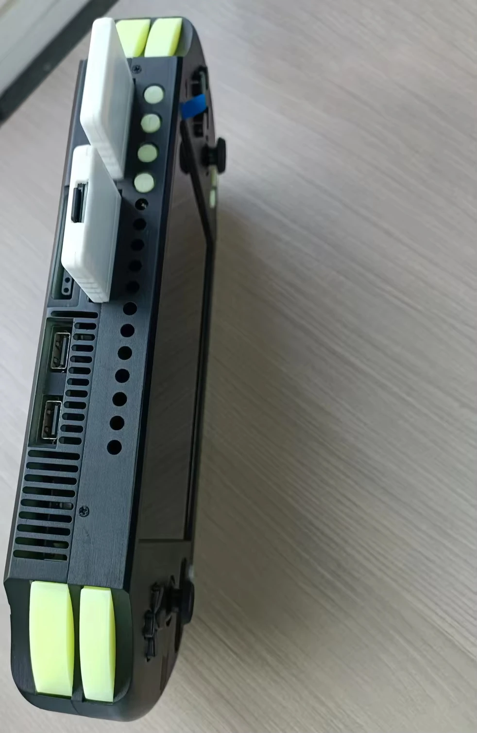 وحدة تحكم ألعاب PS2P ذاتية الصنع مقاس 8 بوصات PS2P-8H مع بطارية LED/تعديل بواسطة اللوحة الأم PS2 PS1 PS2 Games FC SFC MD ARCADE GBA Emulators