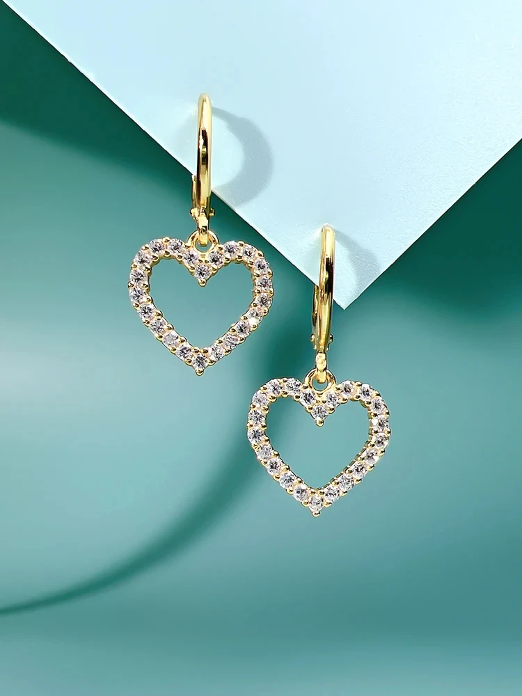 2023 New Love Earrings Imported High Carbon Diamond Fashion 925 Silver Simple Engagement Jewelry for Women