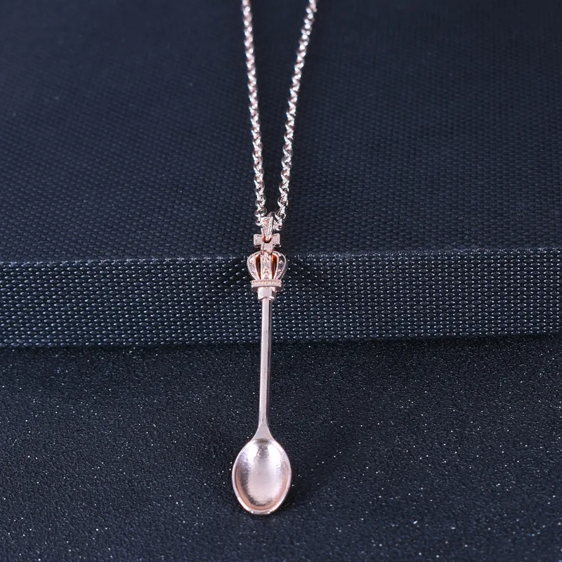 Vintage Gold Crown Spoon Pendant Necklace Alloy Mini Crown Jewelry Fashion Retro Necklace Gift For Women