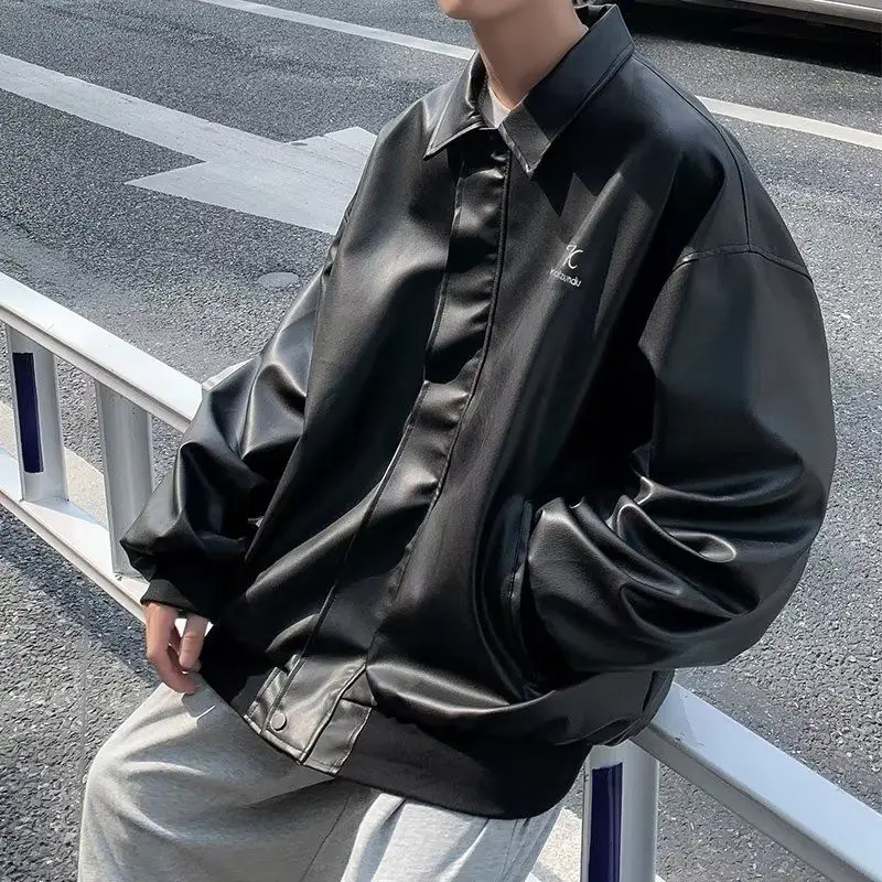 Męska kurtka ze skóry PU na jesień i zimę 2025, oversize, w stylu amerykańskim retro, streetwear, ekskluzywna, edgy kurtka dla fajnego mężczyzny, dodająca stylu do garderoby. ​