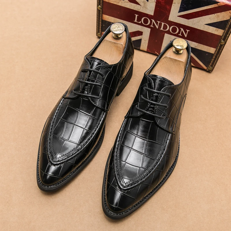 Casual British New Men Shoes Vintage Business Formal Dress Leather Shoes Work Lace-up Loafers Wedge Wedding Oxfords Men Shoes