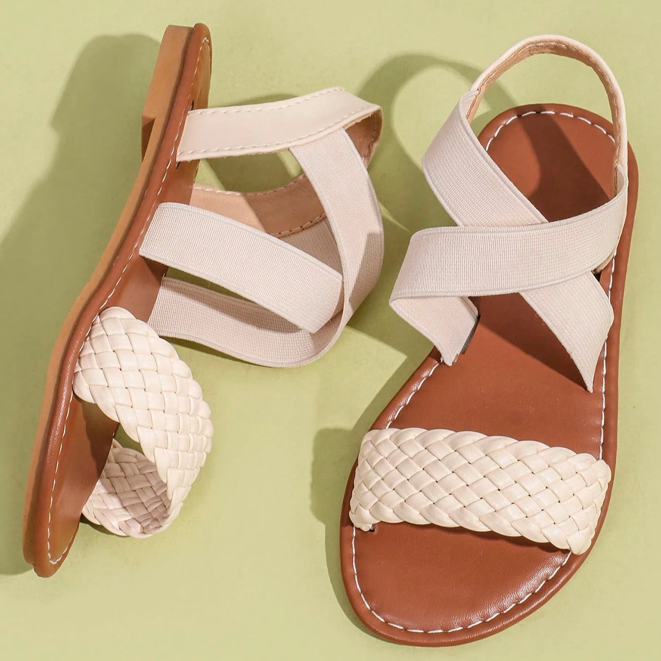 Mädchen-Ledersandalen 2026 Neue Sommer-Kleinkind-Sandalen mit Flechtmuster Rutschfeste Einfache Klassische Prinzessinnen-Sandalen für Party, Hochzeit und Alltag – Detail 4