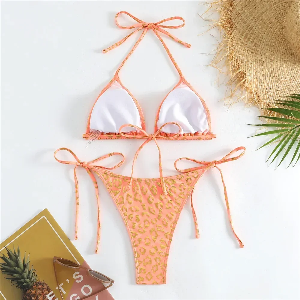 Conjunto de Bikini con estampado de microleopardo para Mujer, bañador Sexy con Tanga y cuello Halter, traje de baño triangular, 2024