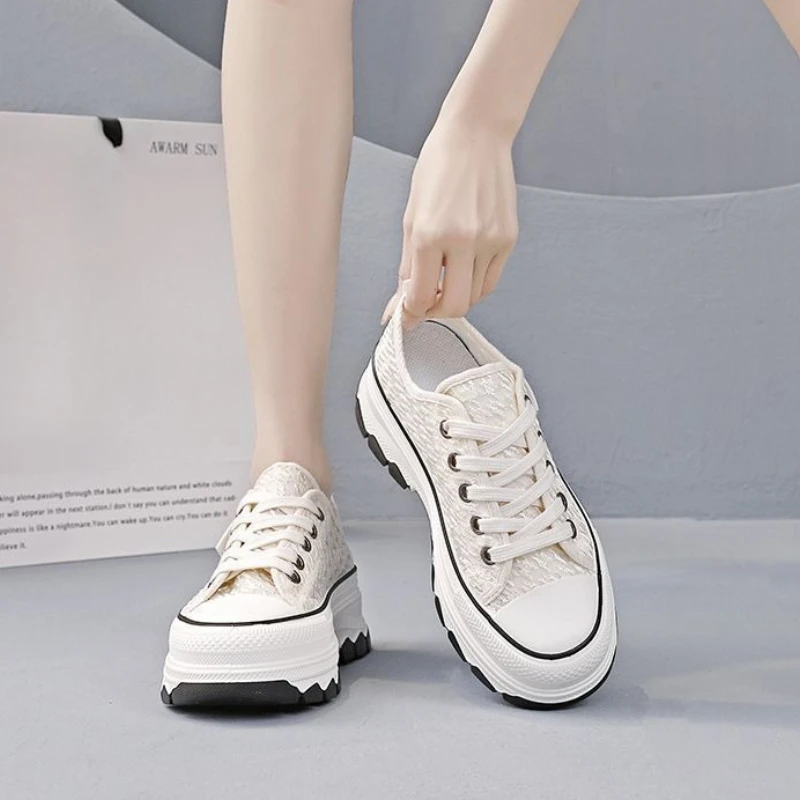 

Internet Famous Women's White Skateboard Shoes 2025 Trendy Thick Bottom Height Boost Casual Breathable Sneakers
