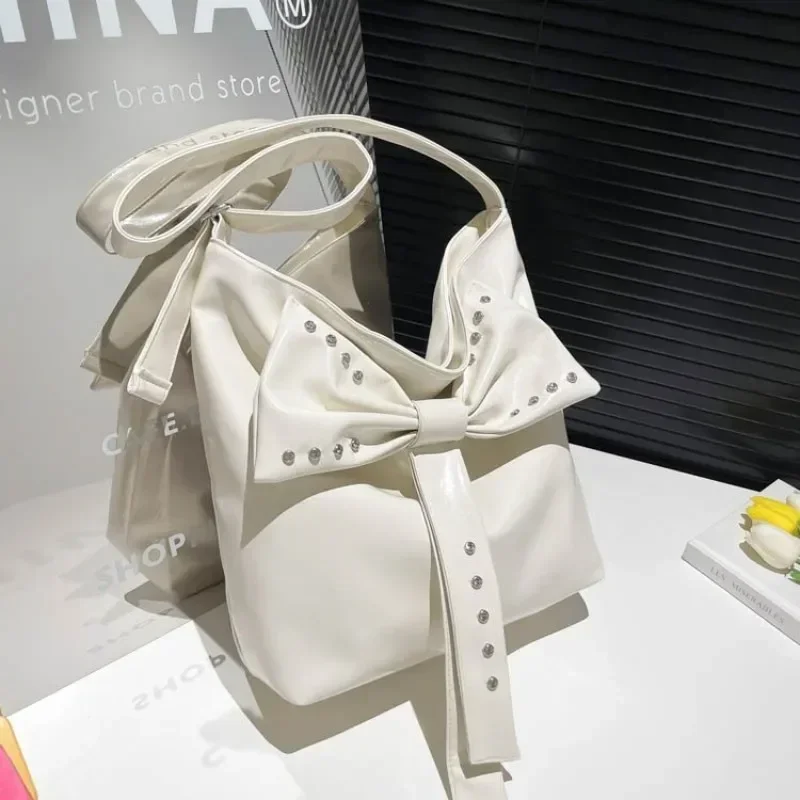 bolsos-de-cuero-minimalistas-y-modernos-y-bolsos-clasicos-y-originales-para-panales-ideales-para-mujeres-el-mejor-bolso-de-gran-capacidad