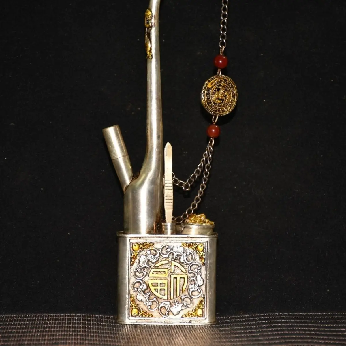 Early collection, pure copper silver-plated Fu character gold-plated hookah ornament, fine workmanship, and the appearance is as