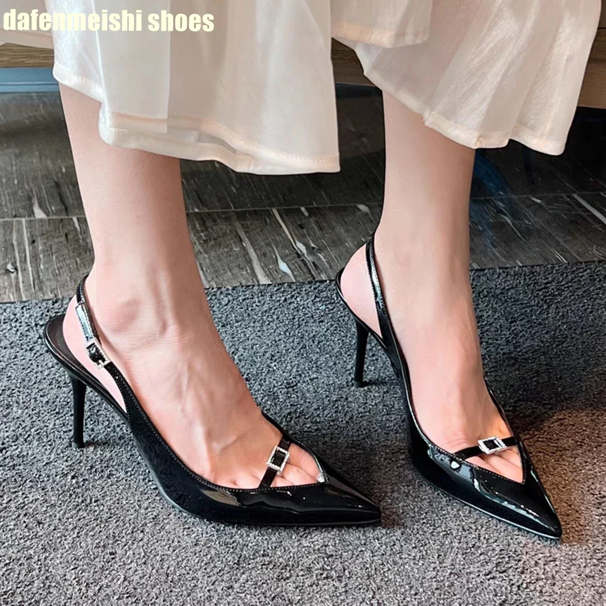 

Pointed Toe V-Mouth Thin Heels Crystal Square Buckle Bling Bling Sandals 2025 Sexy Shallow Black Genuine Leather Women Sandals