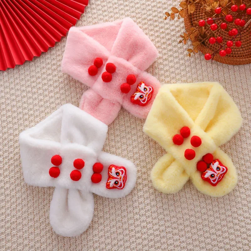 Sciarpa invernale per bambini Sciarpe incrociate rosse carine per Capodanno Cartone animato Fazzoletto da collo in peluche spesso Sciarpa calda per bambini