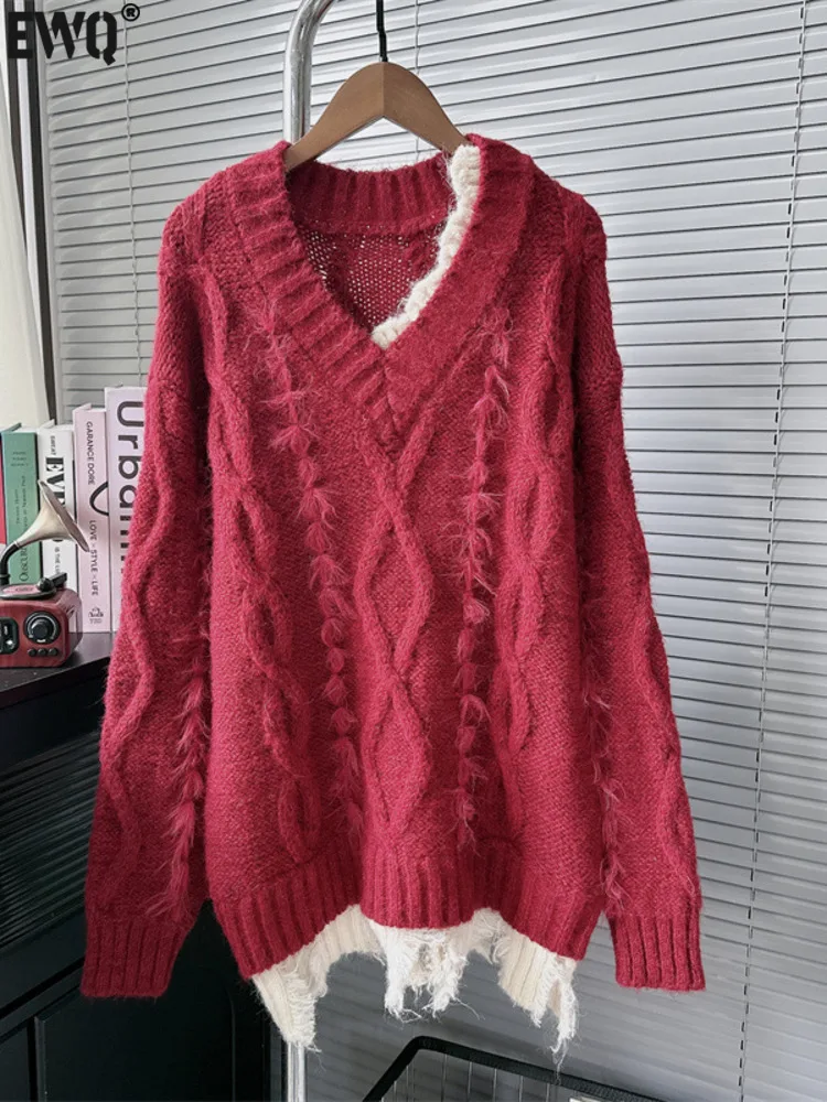 [EWQ] Korean Fake 2 Piece Contrast Colors V-neck Knit Sweater Casual All-match Mid Length Red Jumper Women 2024 Winter 16O3524