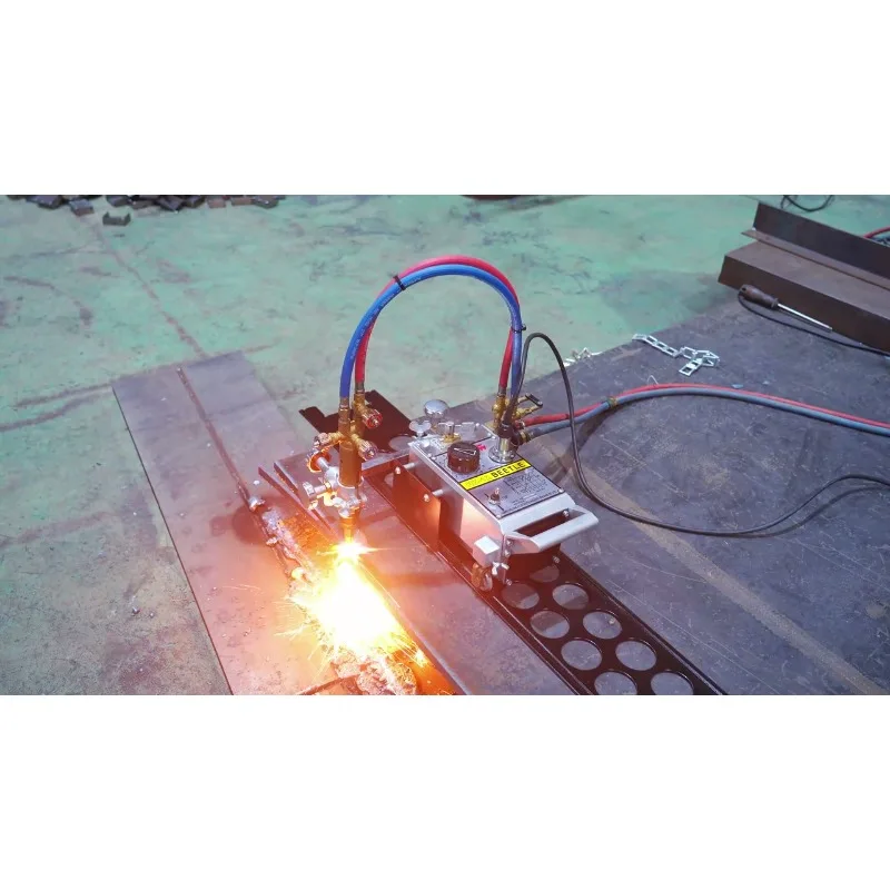 

Газорезательный станок HK-12: автоматическая подача, регулировка скорости, сцепление, боковая рукоятка горелки, теплозащитный экран - профессиональный станок для резки листового металла