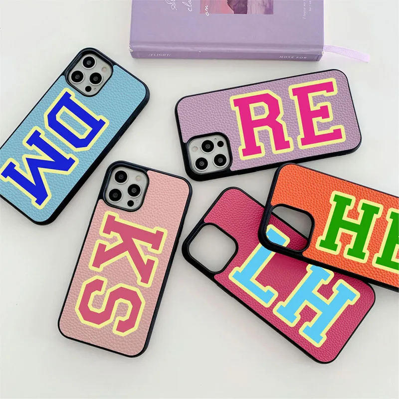 Varsity Tên Viết Tắt Personalised Da Cao Cấp Pebble Hạt PU Dành Cho Iphone 14 13 Pro Max 12 11 Max Pro X XS XR 7 8 Plus Có