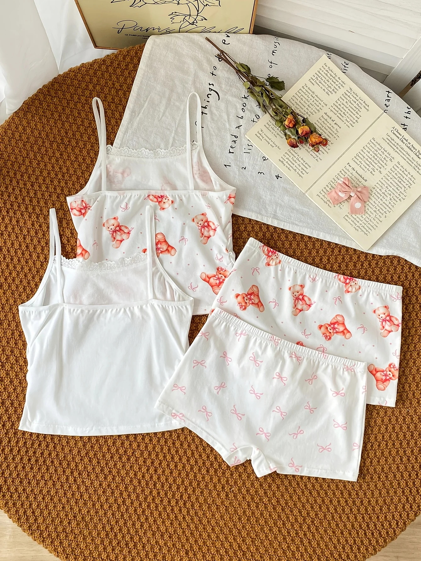 Random 2-Piece Set for Girls, Simple and Stylish, Sweet and Cute Bear Print Pattern Camisole and Shorts Underwear Four-Piece Set