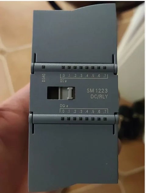 

Новый модуль цифрового ввода/вывода 6ES7223-1PH30-0XB0 в коробке, 1 шт.