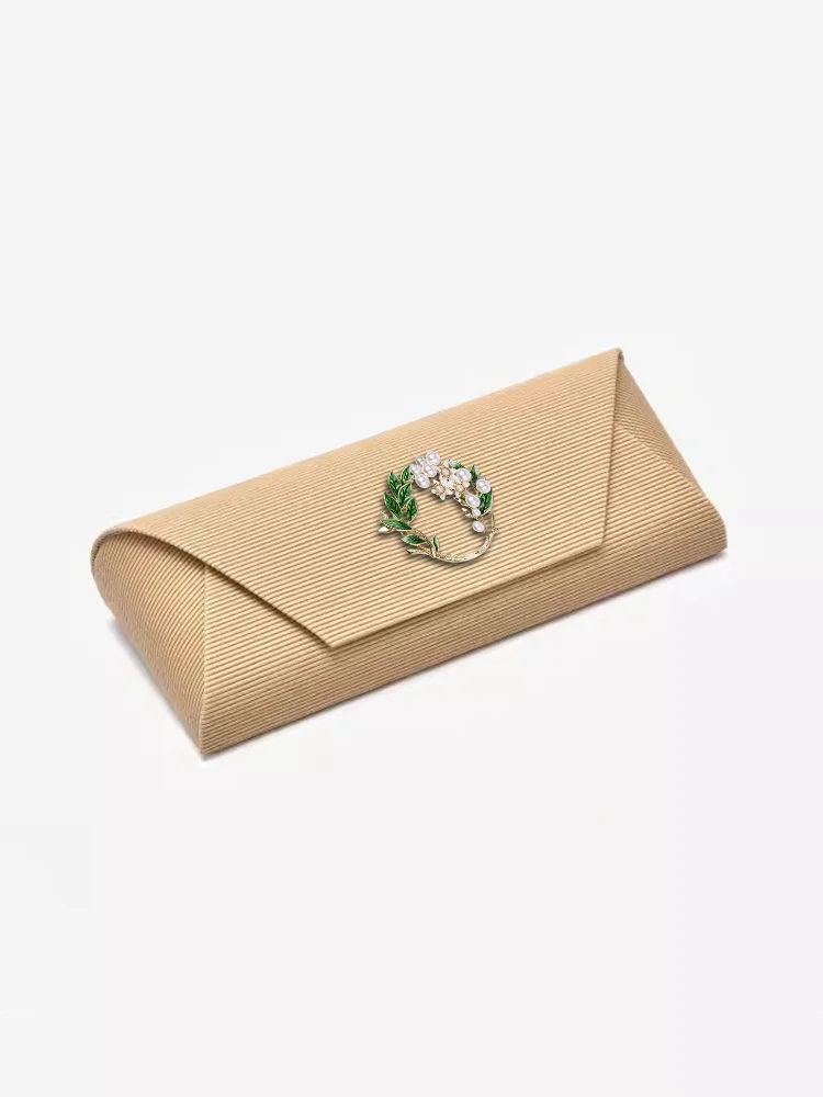 

Japanese Style Eyewear Cases PU Material Anti-Stress Portable Gold Starfish Decor with Pearls & Diamonds