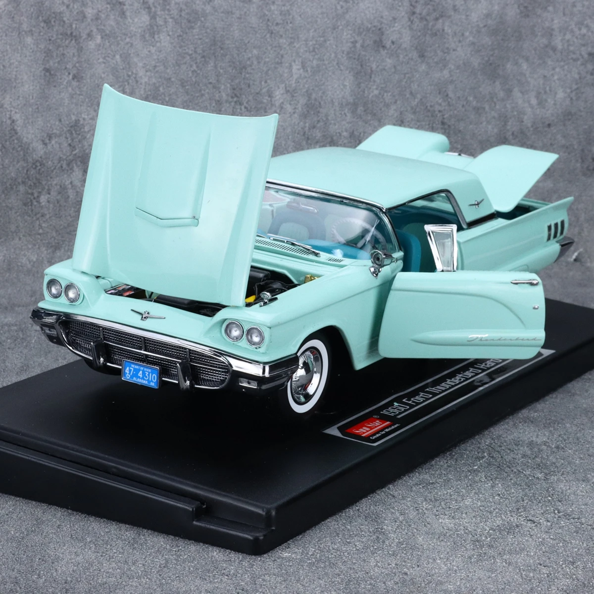 

SunStar 1:18 Thunderbird 1960 Hard Top Vintage Car Simulation Limited Edition All Open Alloy Metal Static Car Model Toy Gift