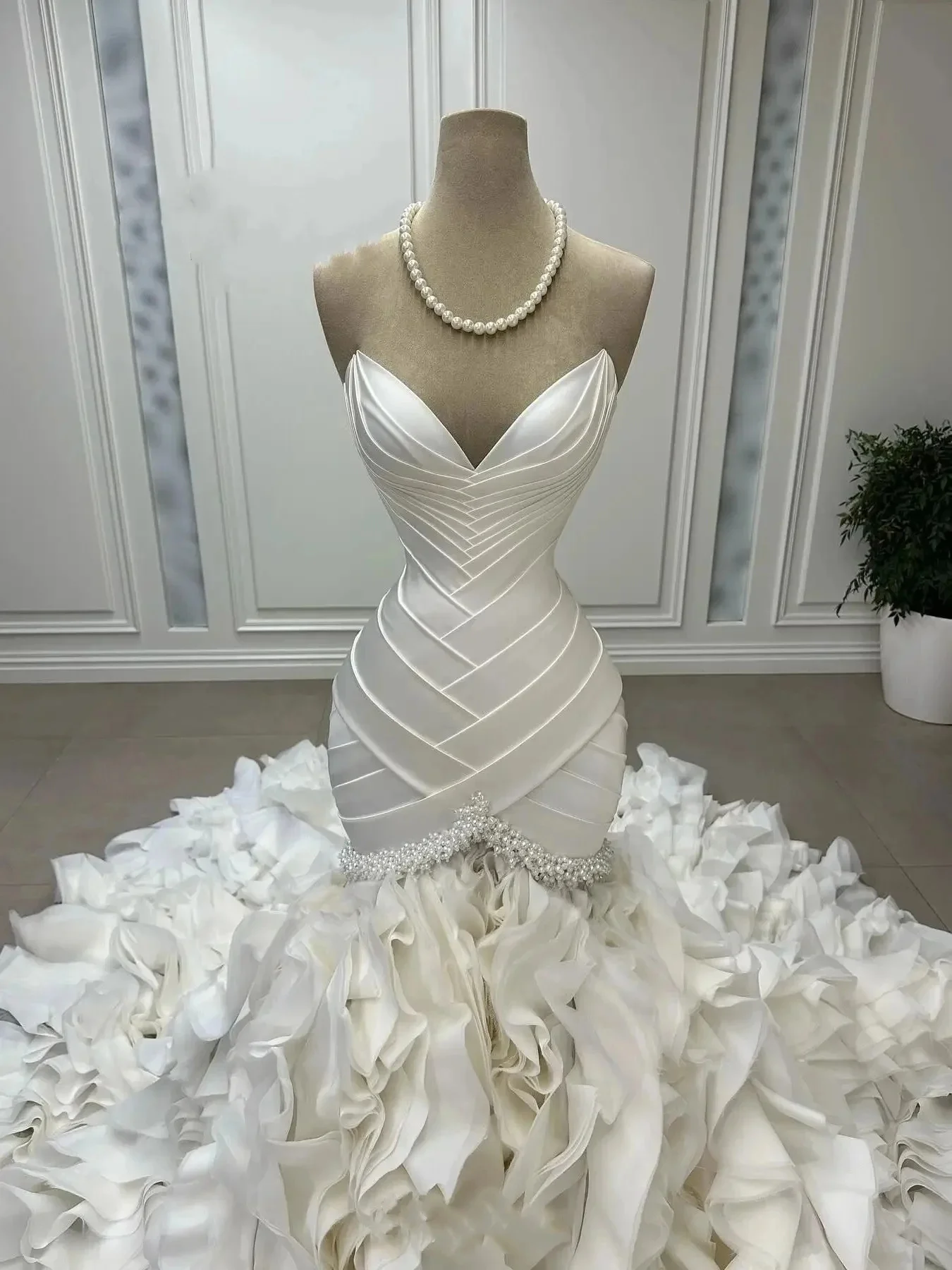 تخصيص الحبيب الساتان Ruched حورية البحر فستان الزفاف سويب تراين Vestidos Noivas مطرز حزام الكشكشة المتتالية فستان زفاف #1