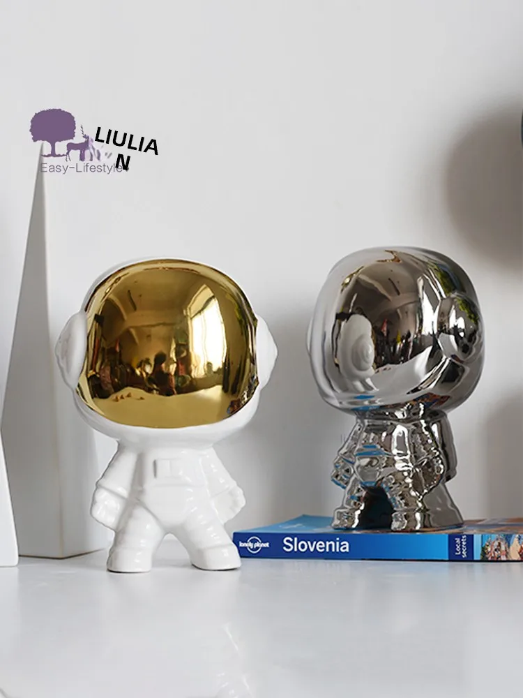 

Милый керамический робот-космонавт, маленький, модный, декоративный, с технологичным дизайном, высококачественный, серебристо-белый с золотом, для домашнего декора