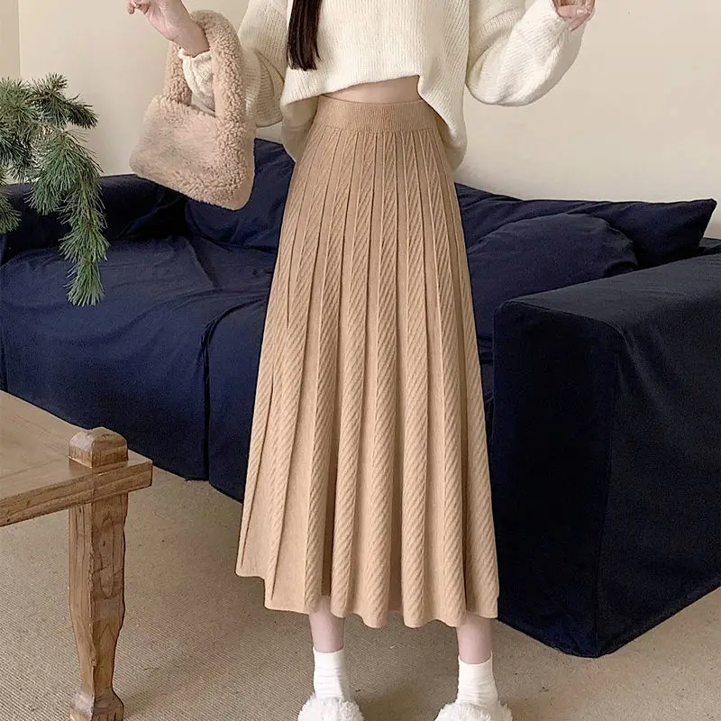 Knitted hip wrap skirt for women's autumn and winter new mid length high waisted slimming versatile A-line pleated skirt